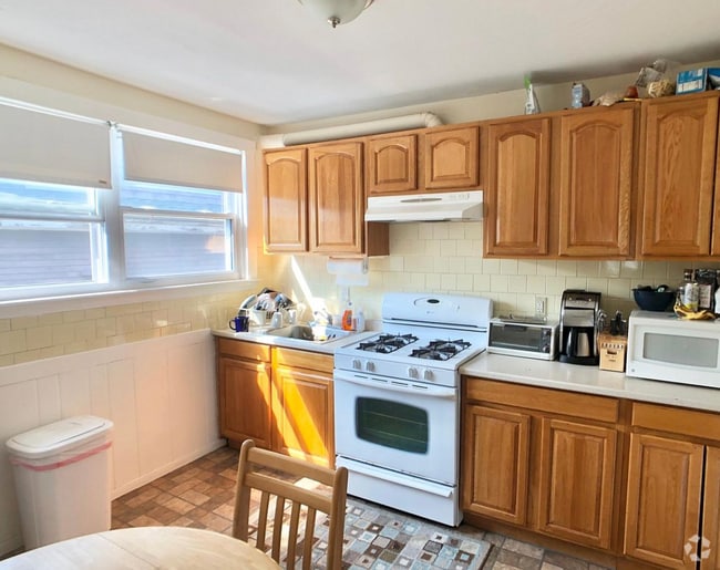 Building Photo - 19 Allston St Unit 1 Rental