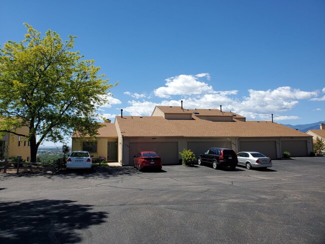 3 Bedroom Condominium with Panoramic Mount... - 3 Bedroom Condominium with Panoramic Mount...