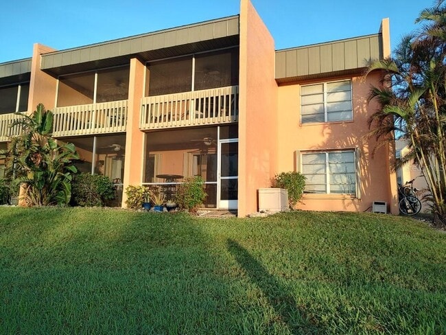 Building Photo - 1358 Rock Dove Ct Unit 7