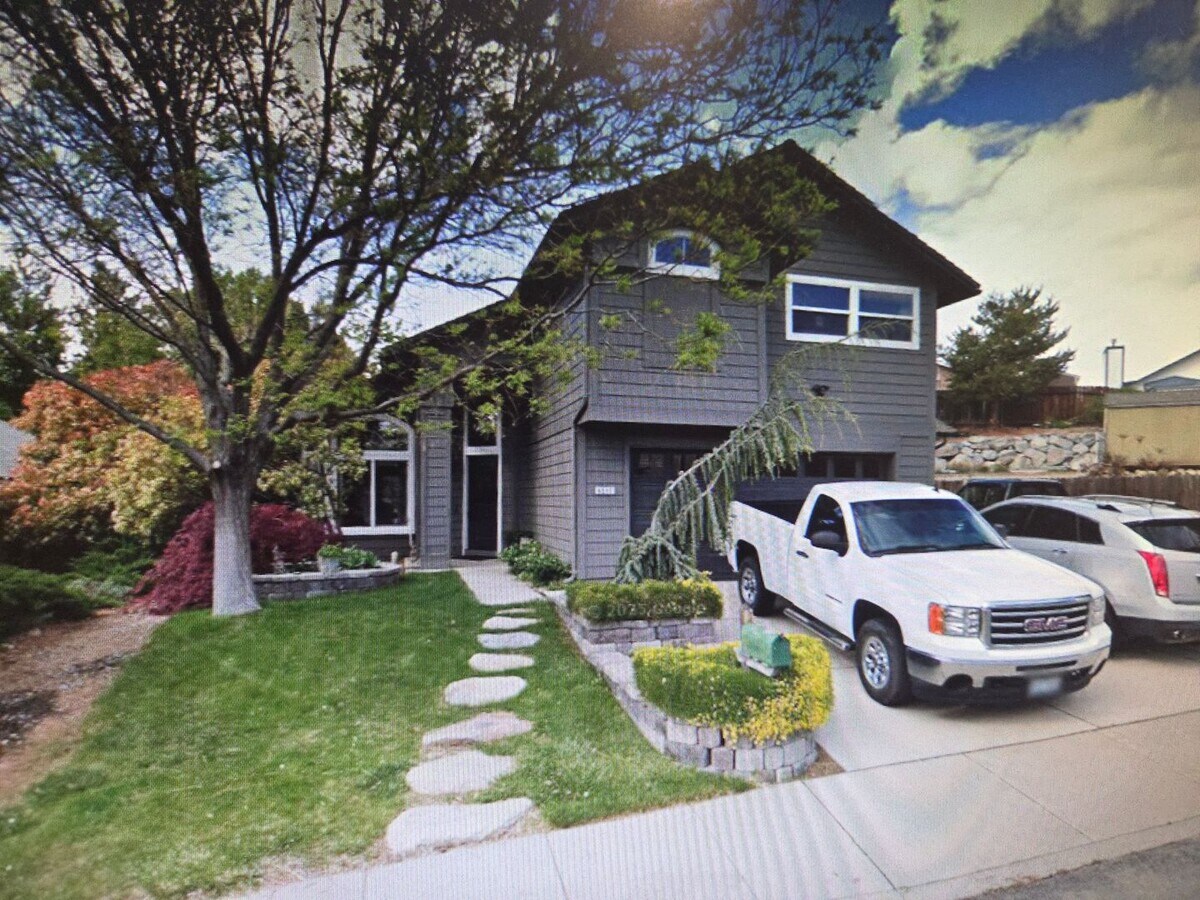 Northwest Reno Living: Spacious 4-Bedroom Home with Garage - Northwest Reno Living: Spacious 4-Bedroom Home with Garage