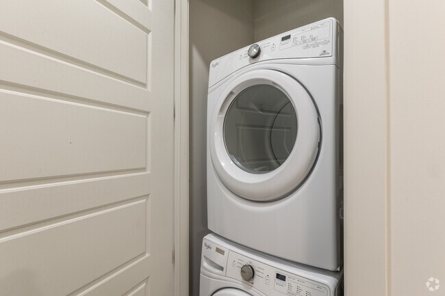 1BR, 1BA - 849SF - In-Unit Laundry