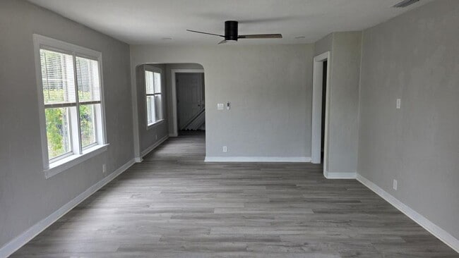 Photo - 2505 18th St S