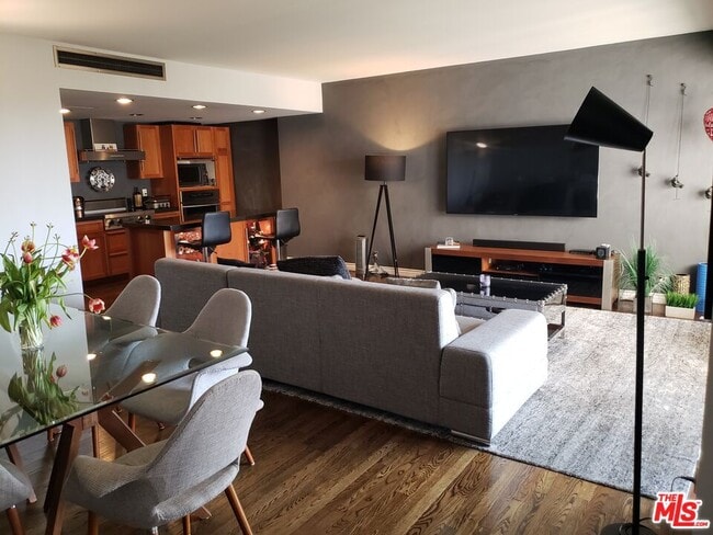 Photo - 10450 Wilshire Blvd Unit 6D-1