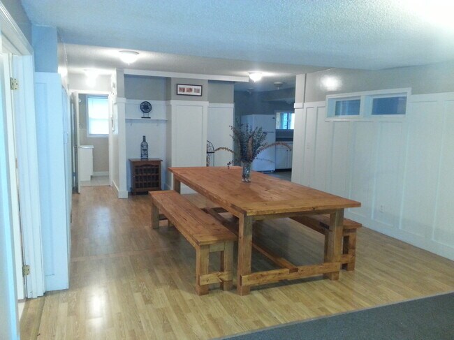 Dining Room - 17340 Oak St House
