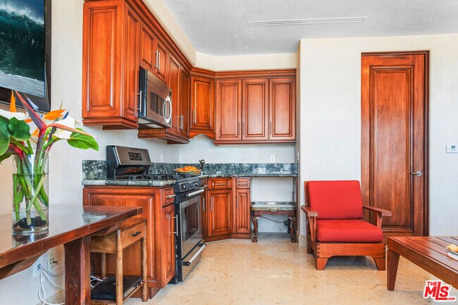 4440 Encinal Canyon Rd Unit GH