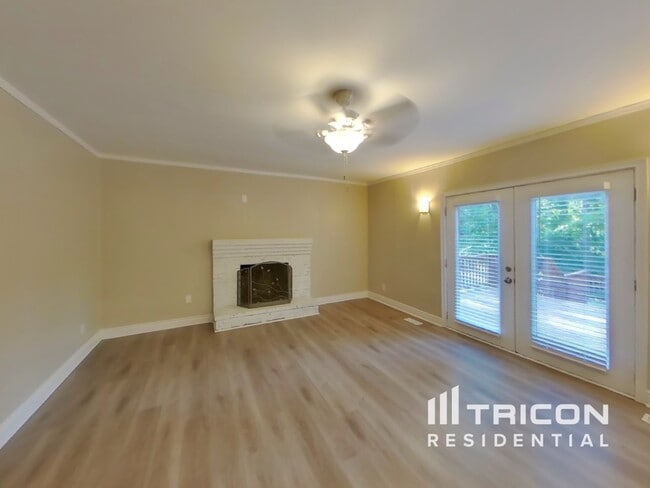 Photo - 519 Falaise Dr