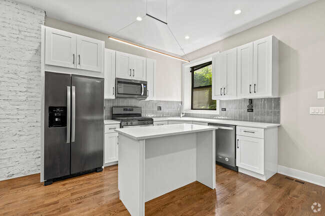 Building Photo - 1215 N Wolcott Ave Rental