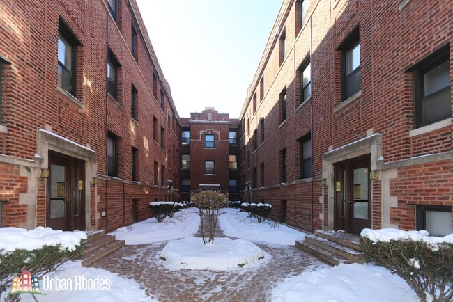 Photo - 933 W Sunnyside Ave Unit 1N