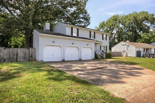 Photo - 18 Lundy Ln House
