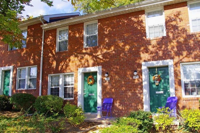 Fort Henry Gardens - Fort Henry Gardens Apartments