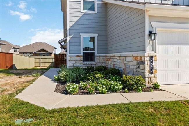 Photo - 220 Mirabeau Way