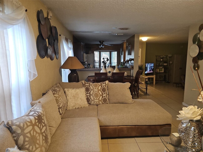 Photo - 189 Plumage Ln