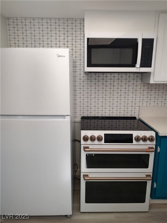 Building Photo - 3221 Sombrero Cir