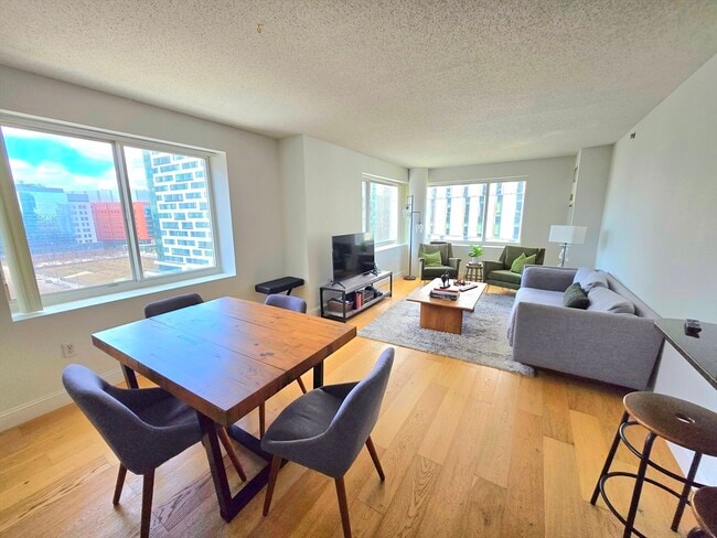 Building Photo - 8-12 Museum Way Unit 1326