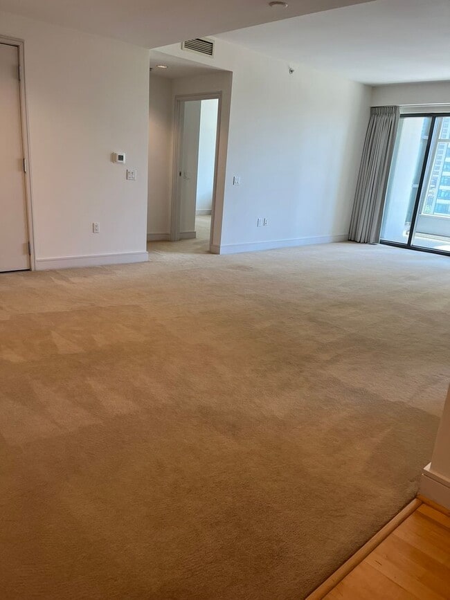 Photo - Experience upscale living in Downtown San Diego with great views. This is a must see!
