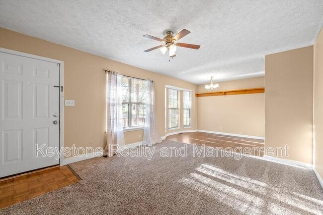 Photo - 609 Artic Ave