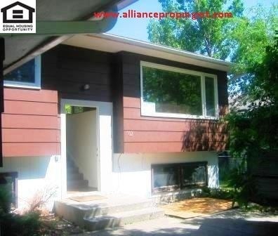 Building Photo - Light & Bright Dog Friendly House In A Great Location!