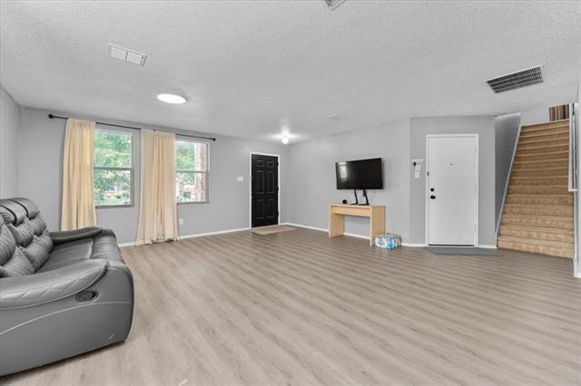 5401 Pandale Valley Dr