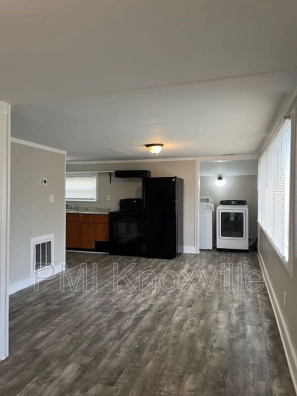 Photo - 415 Landau Dr