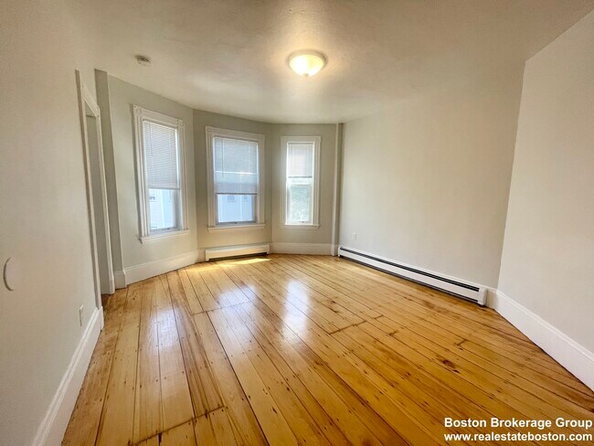 Photo - 22 Howell St