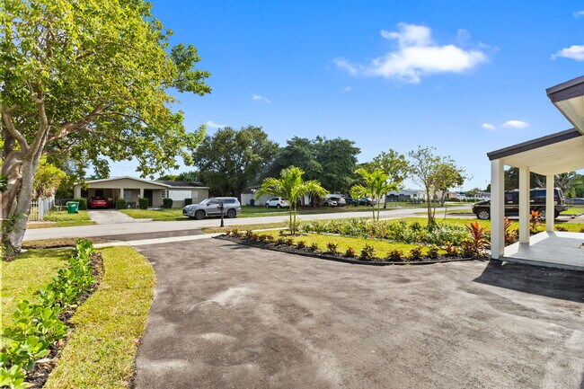 Photo - 15920 NW 17th Ave