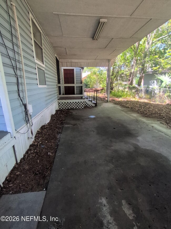 Photo - 2092 Benedict Rd