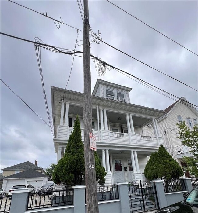 Building Photo - 196 New York Ave Unit 1 Rental