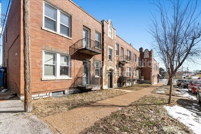 Photo - 4909 Winona Ave Unidad 2w