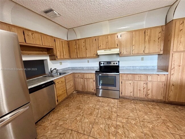 Building Photo - 1399 Sussex Dr Rental