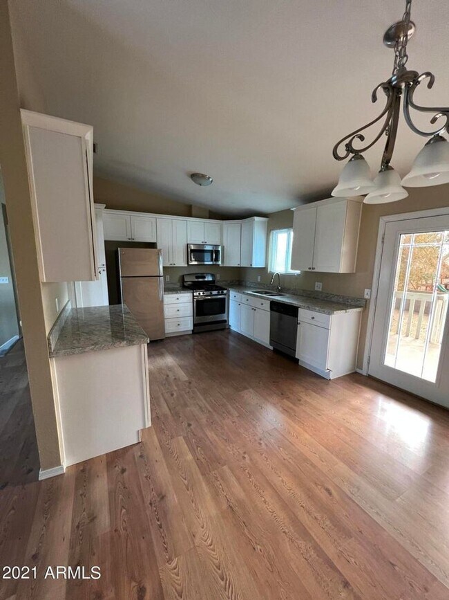 Photo - 4043 E Holmes Ave