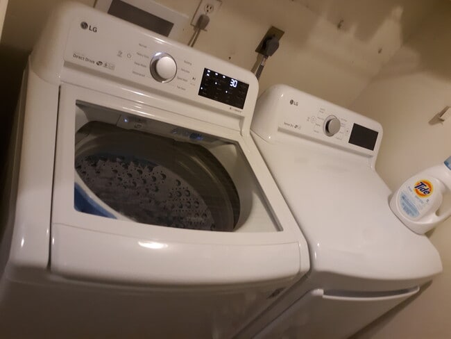 Photo - 445 W 9th St Unidad 304