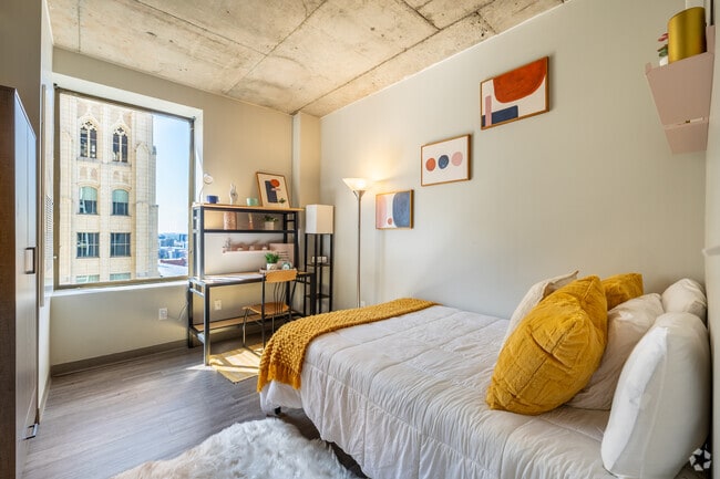 4BR, 2BA - 1,000SF - Primary Bedroom