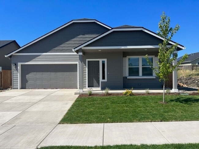Building Photo - Newer Construction with Updates Through out Rental