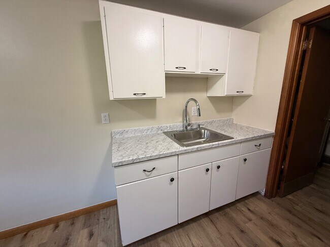 112 S Scott St - 112 S Scott St. Apt-C