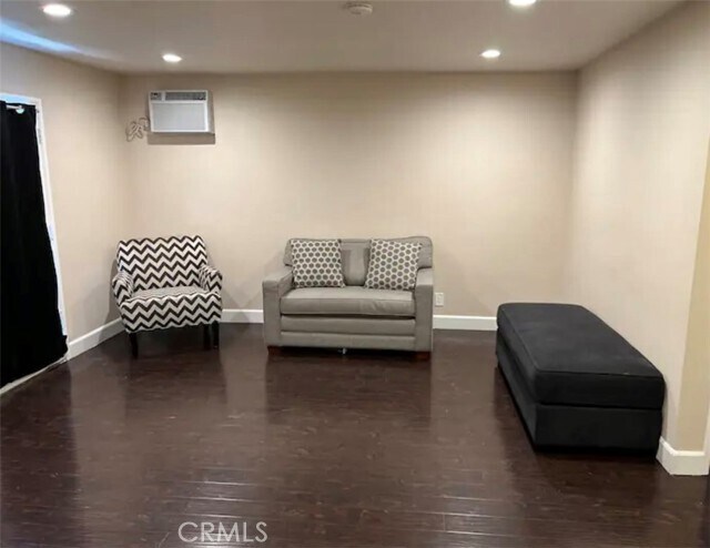 Photo - 7750 Comstock Ave