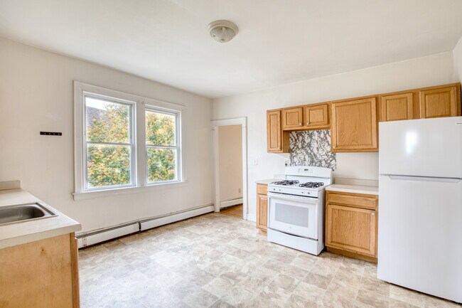 Photo - 429 New Britain Ave Unidad 3rd FL