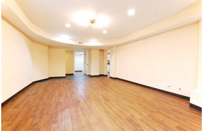 Photo - 1352 N La Salle Dr Unit G