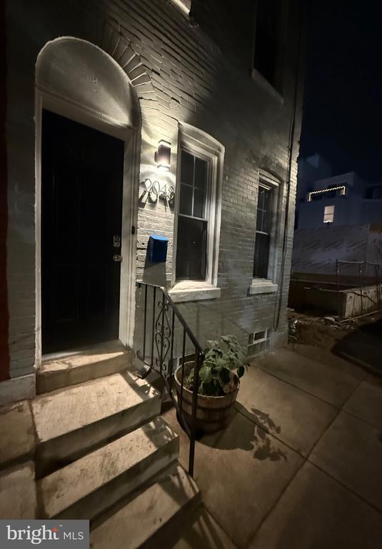 Photo - 2048 N Darien St
