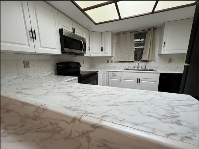 Photo - 156 Douglas Rd W Townhome
