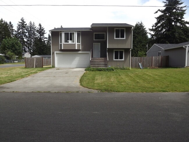 Wonderful Split-Level 3 bedroom 2 bath hom... - Wonderful Split-Level 3 bedroom 2 bath hom... Casa
