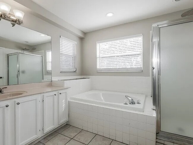 Photo - 902 S Kingsway Rd