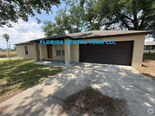 Building Photo - Charming 3/2 home