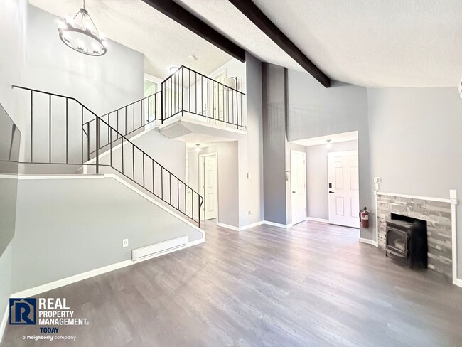 Photo - Freshly Updated Gig Harbor Townhome Near the Waterfront!