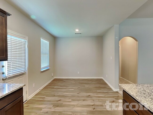 Photo - 304 Micah Ln