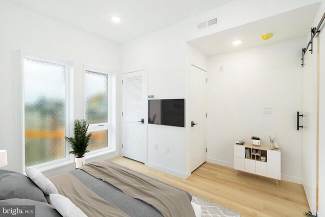 Photo - 2721 N Howard St Unidad E