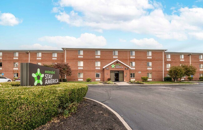 Furnished Studio-Evansville - East