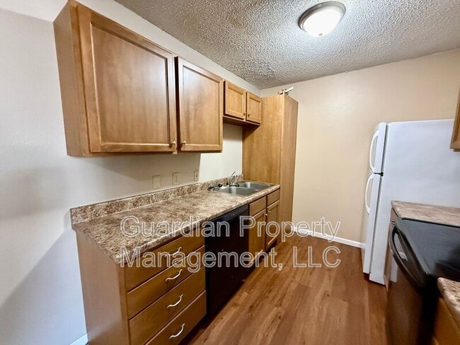 Photo - 1010 N Walnut St