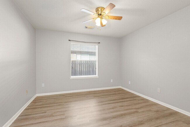 Photo - 32126 Annice Ln