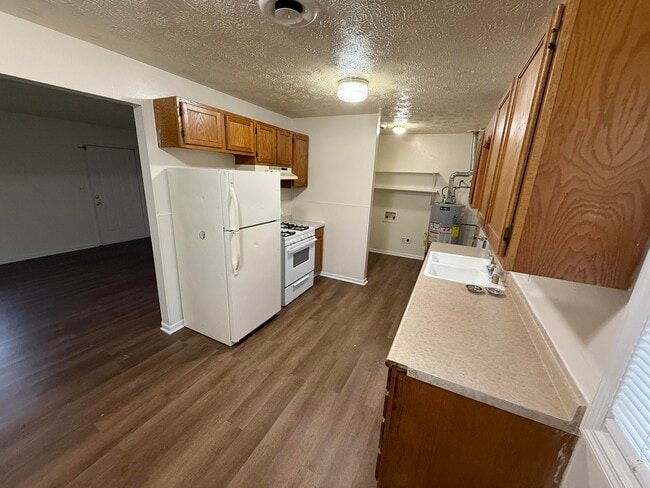 Photo - 1504 Thames Dr