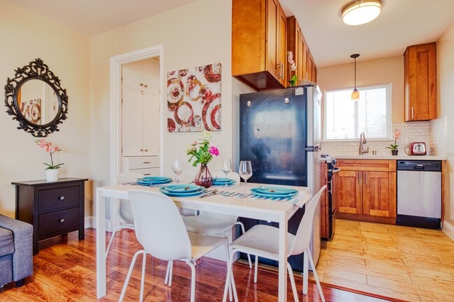 Photo - 619 Buckeye St #6